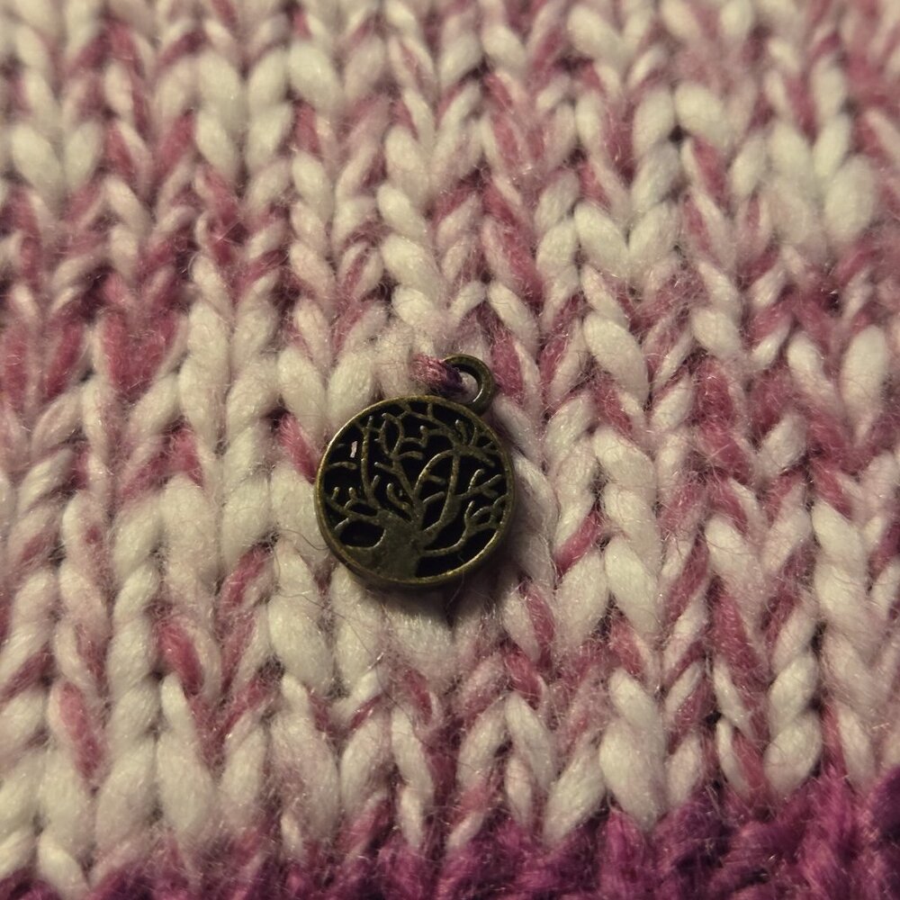 NWOT Raspberry White Wool KnitSweater L fits medium - Picture 5 of 9